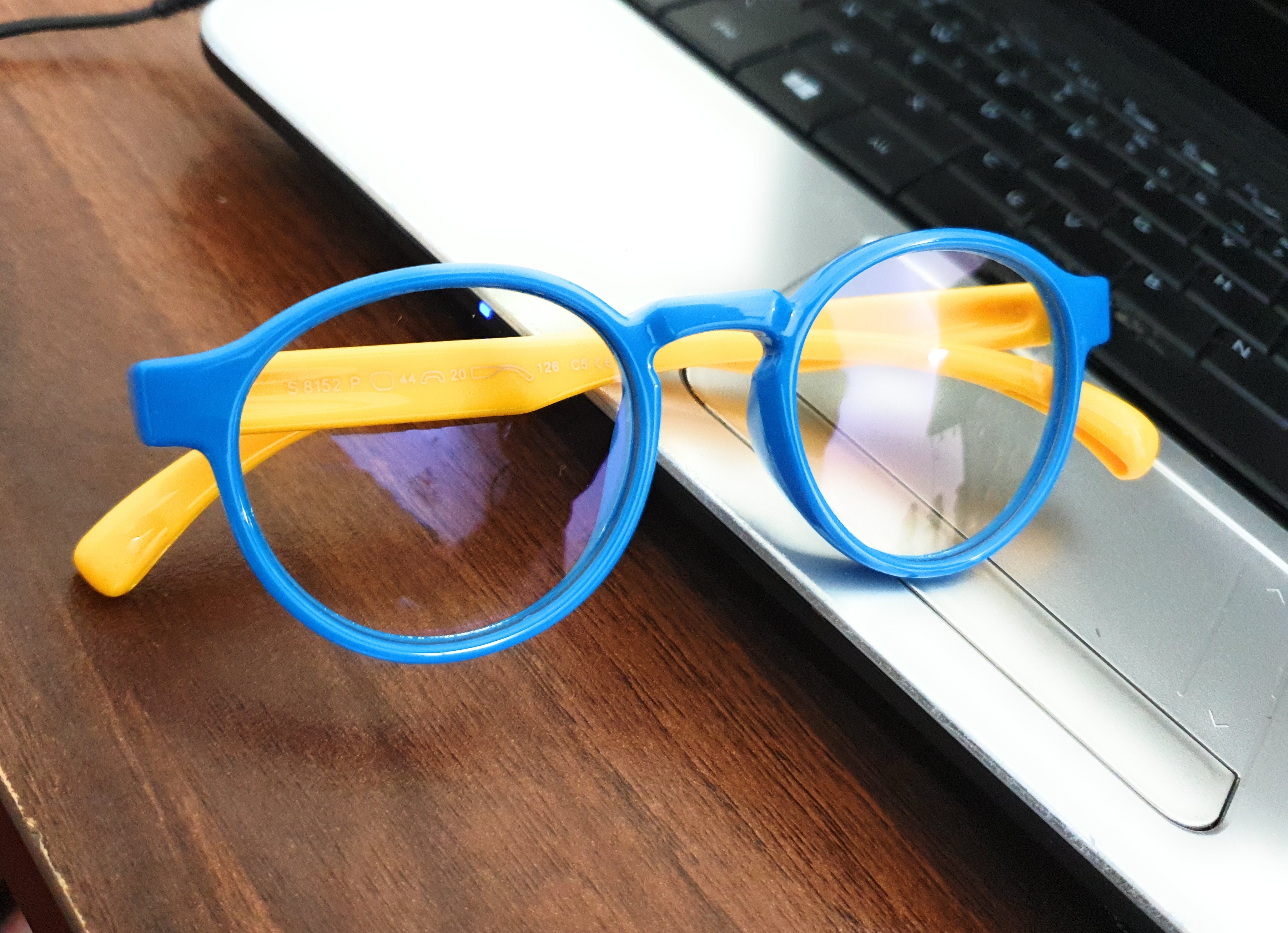 Blue and yellow kids blue ray block glasses