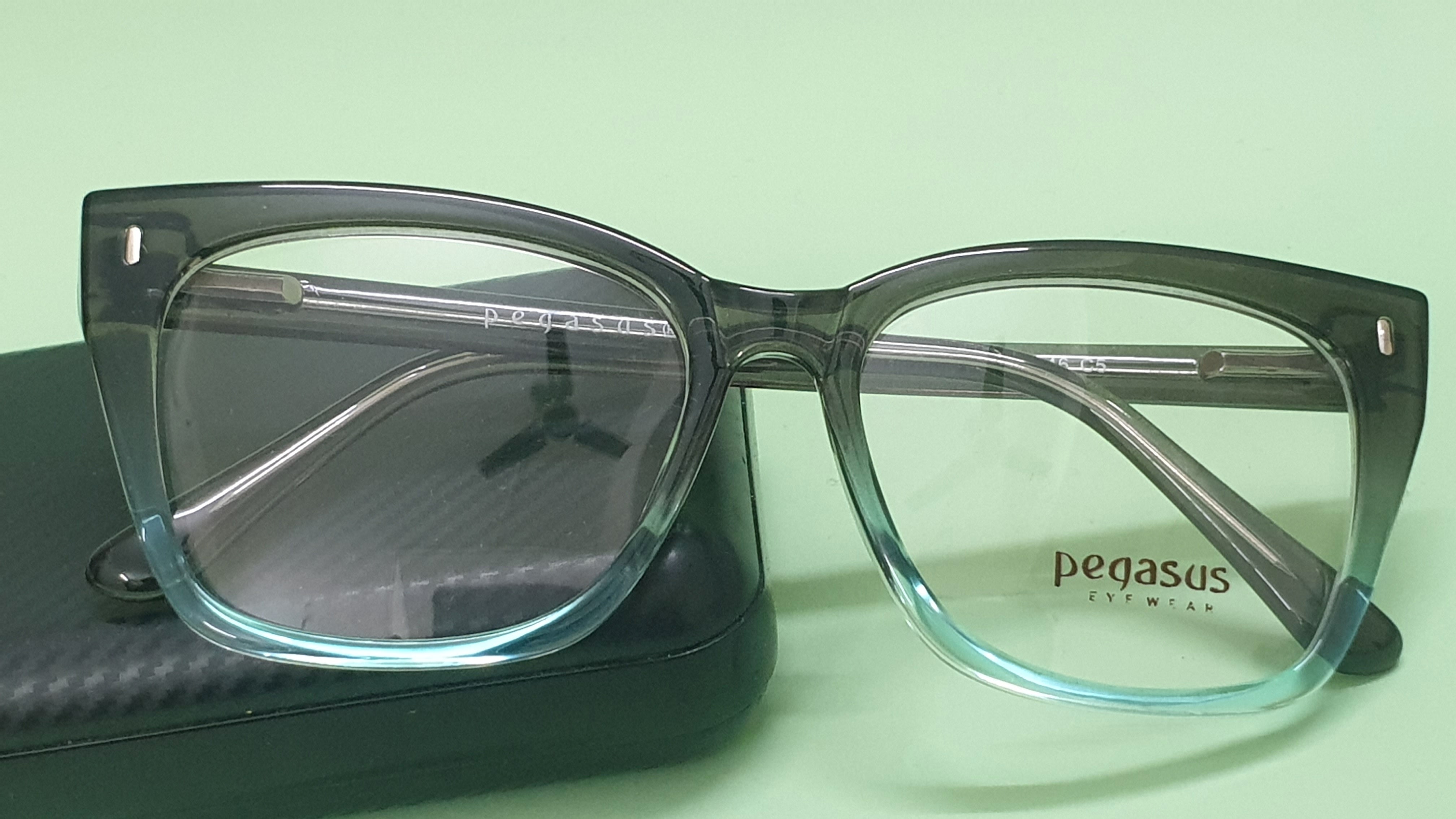 Gradual black and blue spectacle glasses